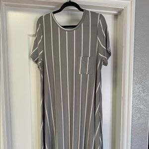 LulaRoe Carley. Gray with white stripes. XL